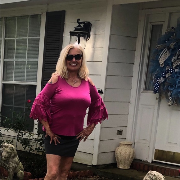 Meet your Posher, Mona - Picture 1 of 1